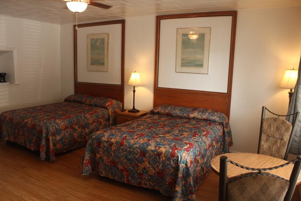 New Rockland Motel Bobcaygeon Room photo