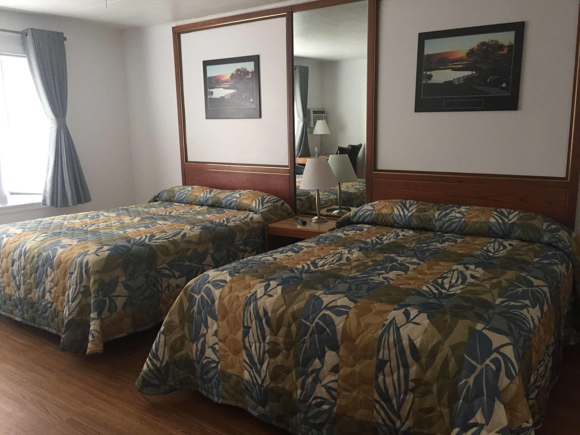 New Rockland Motel Bobcaygeon Exterior photo